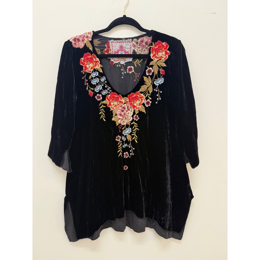 Johnny Was Velvet Tunic Top Embroidered M Black Floral V-Neck Silk Blend